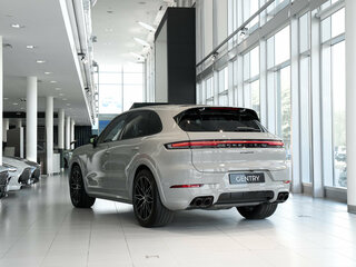 2026 Porsche Cayenne III Рестайлинг, серый, 18500000 рублей, вид 5