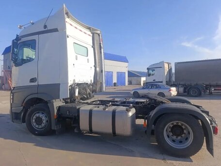 2023 Mercedes-Benz Actros, белый, 12000000 рублей, вид 2