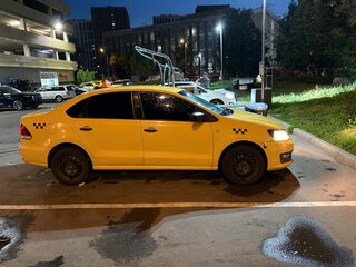 2017 Volkswagen Polo V Рестайлинг, жёлтый, 420000 рублей, вид 5