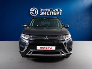 2022 Mitsubishi Outlander III Рестайлинг 3, серый, 2740000 рублей, вид 2
