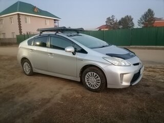 2012 Toyota Prius III Рестайлинг (XW30), серебристый, 1200000 рублей, вид 3
