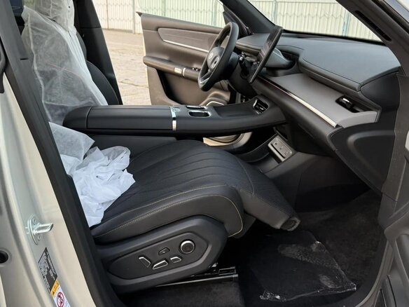 2026 Changan Qiyuan Q07 31.7 kWh, серебристый, 3750000 рублей - вид 6