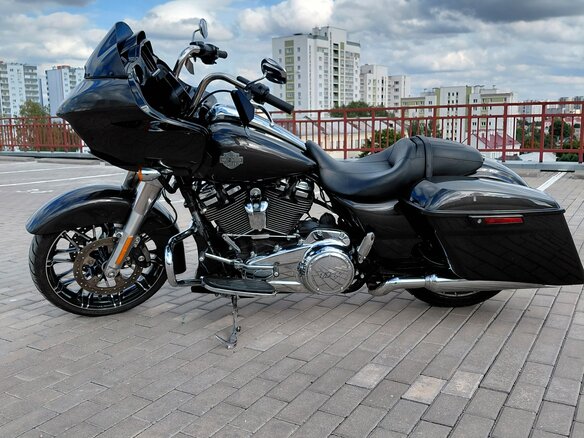 2022 Harley-Davidson Road Glide, серый, 1360000 рублей - вид 1