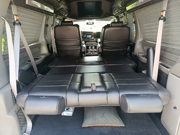 2010 GMC Savana I Рестайлинг, белый, 2990000 рублей - вид 11