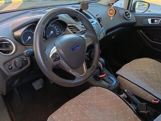 2015 Ford Fiesta Mk6 Рестайлинг, серебристый, 600000 рублей, вид 5