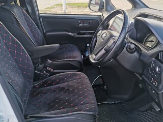 2019 Toyota Voxy III (R80) Рестайлинг, белый, 2700000 рублей, вид 5
