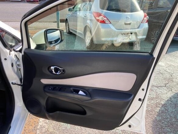 2017 Nissan Note II Рестайлинг, белый - вид 22
