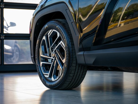 2025 Hyundai Tucson L IV Рестайлинг, чёрный, 5250000 рублей - вид 17