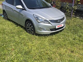 2015 Hyundai Solaris I Рестайлинг, серебристый, 1200000 рублей, вид 3