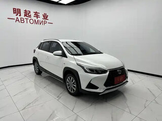 2022 Toyota Yaris IV, белый, 1142000 рублей, вид 3