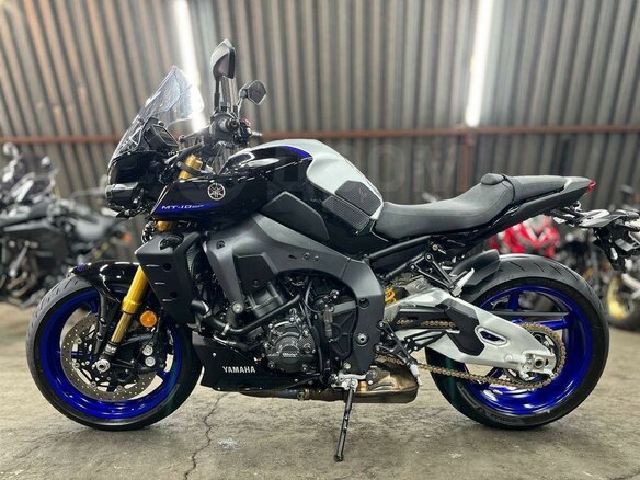 2021 Yamaha MT-10SP, серебристый, 1780000 рублей - вид 2