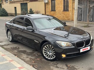 2010 BMW 7 серии Long 740Li V (F01/F02/F04), серый, 1750000 рублей, вид 1