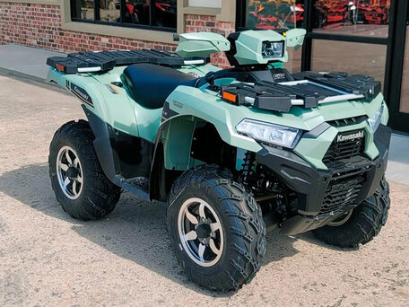 2024 Kawasaki KVF 750 Brute Force, зелёный, 1088800 рублей, вид 2