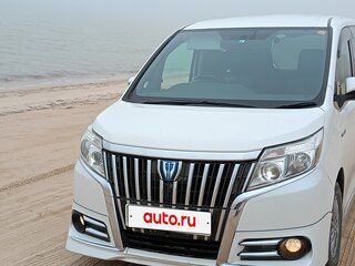 2015 Toyota Esquire I, белый, 1850000 рублей, вид 1