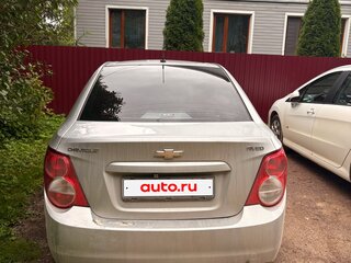 2013 Chevrolet Aveo II, серебристый, 550000 рублей, вид 3