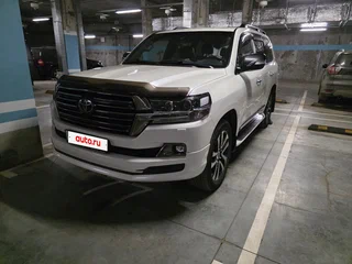 2017 Toyota Land Cruiser 200 Series Рестайлинг 2, белый, 7600000 рублей, вид 2