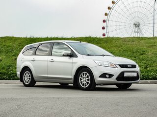 2011 Ford Focus II Рестайлинг, серебристый, 650000 рублей, вид 5