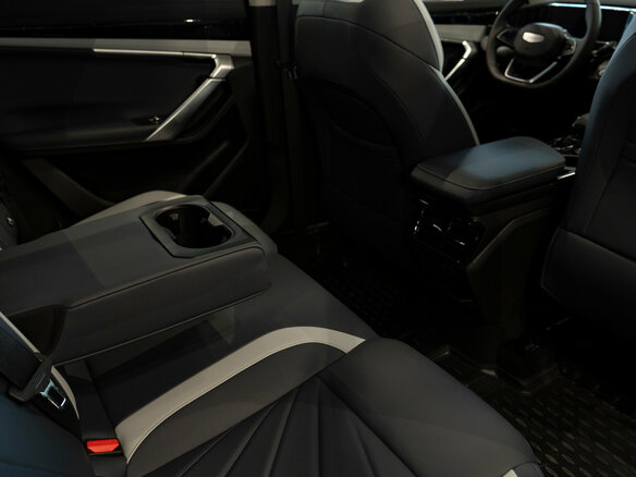 2026 Geely Atlas II, чёрный, 4224990 рублей - вид 28