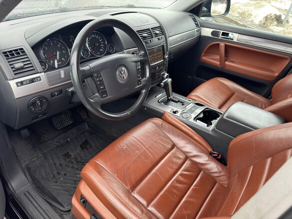 2008 Volkswagen Touareg I Рестайлинг, чёрный, 1030000 рублей - вид 7