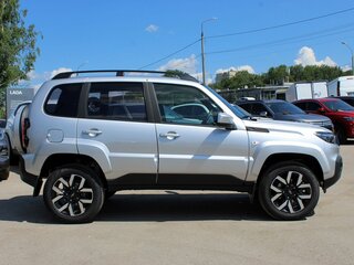 2026 Lada (ВАЗ) Niva Travel I Рестайлинг, серебристый, 1827900 рублей, вид 5