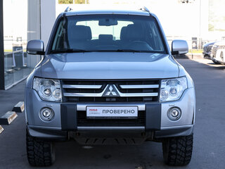 2011 Mitsubishi Pajero IV, серебристый, 1698000 рублей, вид 2