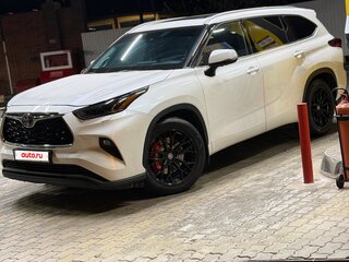 2021 Toyota Highlander IV (XU70), белый, 5450000 рублей, вид 1