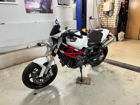 2011 Ducati Monster 796, белый, 590000 рублей, вид 1
