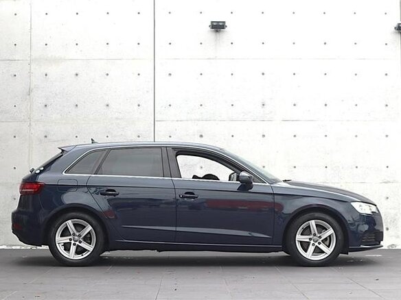2022 Audi A3 Sportback 30 TFSI IV (8Y), синий, 1415009 рублей - вид 3