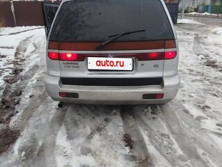 1993 Mitsubishi Space Wagon II, серебристый, 250000 рублей, вид 2