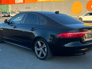 2017 Jaguar XF II, чёрный, 1390000 рублей, вид 4
