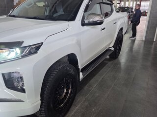 2019 Mitsubishi L200 V Рестайлинг, белый, 3650000 рублей, вид 5