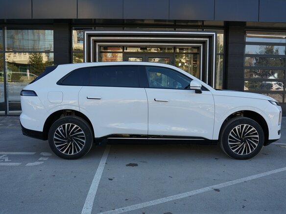 2026 Exeed Exlantix ET, белый, 6990000 рублей - вид 5