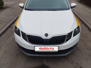 2020 Skoda Octavia III (A7) Рестайлинг, белый, 900000 рублей, вид 1