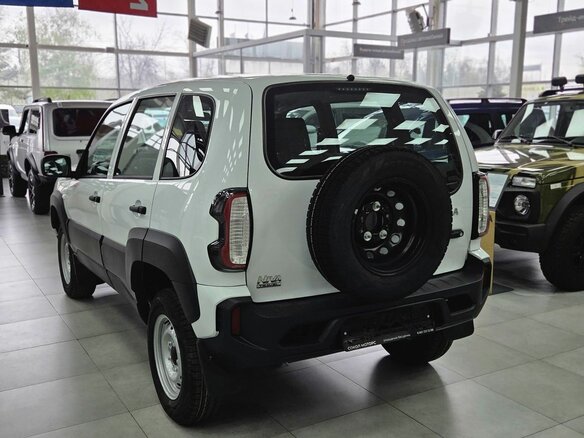 2026 Lada (ВАЗ) Niva Travel I Рестайлинг, белый - вид 5