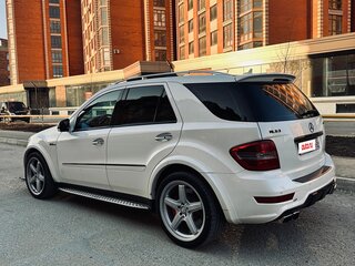 2010 Mercedes-Benz M-Класс AMG 63 AMG II (W164) Рестайлинг, белый, 2000000 рублей, вид 2
