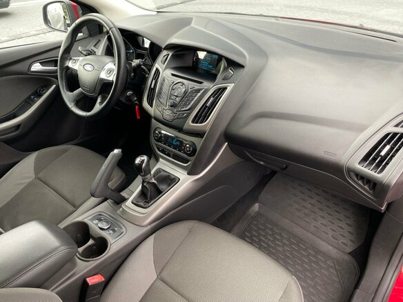 2014 Ford Focus III, красный, 859000 рублей - вид 6