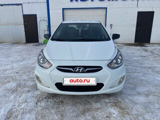 2013 Hyundai Solaris I, белый, 850000 рублей, вид 2