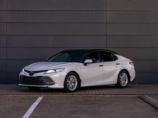 2018 Toyota Camry VIII (XV70), белый, 3595000 рублей, вид 1