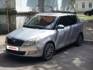 2014 Skoda Fabia II Рестайлинг, серебристый, 850000 рублей, вид 1