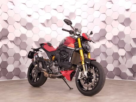 2022 Ducati Monster 937, красный, 890000 рублей, вид 1