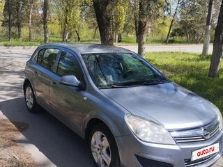 2011 Opel Astra H Рестайлинг, серебристый, 560000 рублей, вид 1