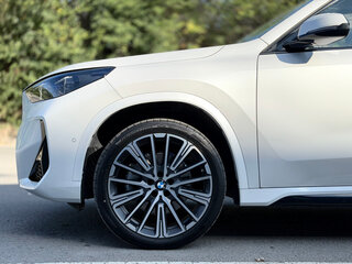 2026 BMW X1 Long 25Li xDrive III (U11/U12), белый, 5670000 рублей, вид 4