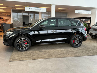 2025 Audi Q5 L 45 TFSI II (FY) Рестайлинг, чёрный, 5890000 рублей, вид 3