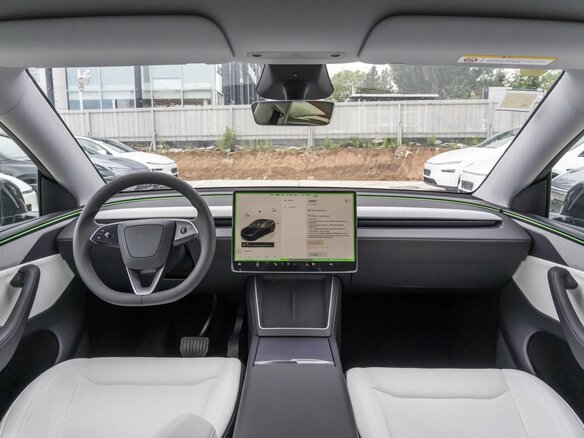 2025 Tesla Model Y Long Range I Рестайлинг, красный, 7639800 рублей - вид 9