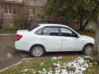 2017 Lada (ВАЗ) Granta I, белый, 250000 рублей, вид 2