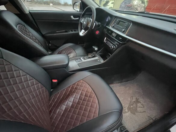 2019 Kia Optima IV Рестайлинг, белый, 1100000 рублей - вид 5