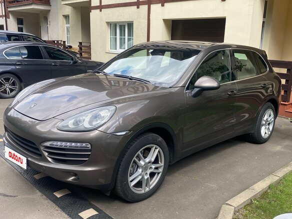 2011 Porsche Cayenne II (958), коричневый, 1800000 рублей