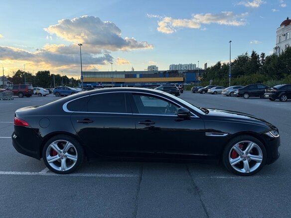 2016 Jaguar XF II, чёрный, 1950000 рублей - вид 4