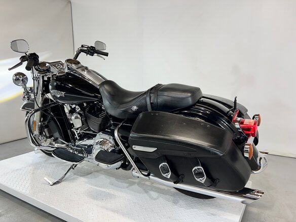 2011 Harley-Davidson Road King, чёрный, 710000 рублей - вид 8