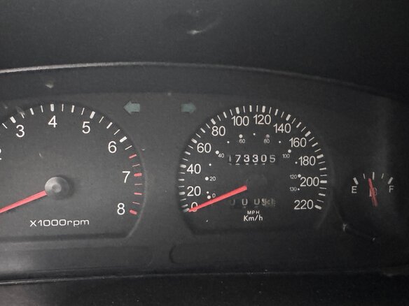 2000 Kia Clarus II, серебристый, 130000 рублей - вид 9